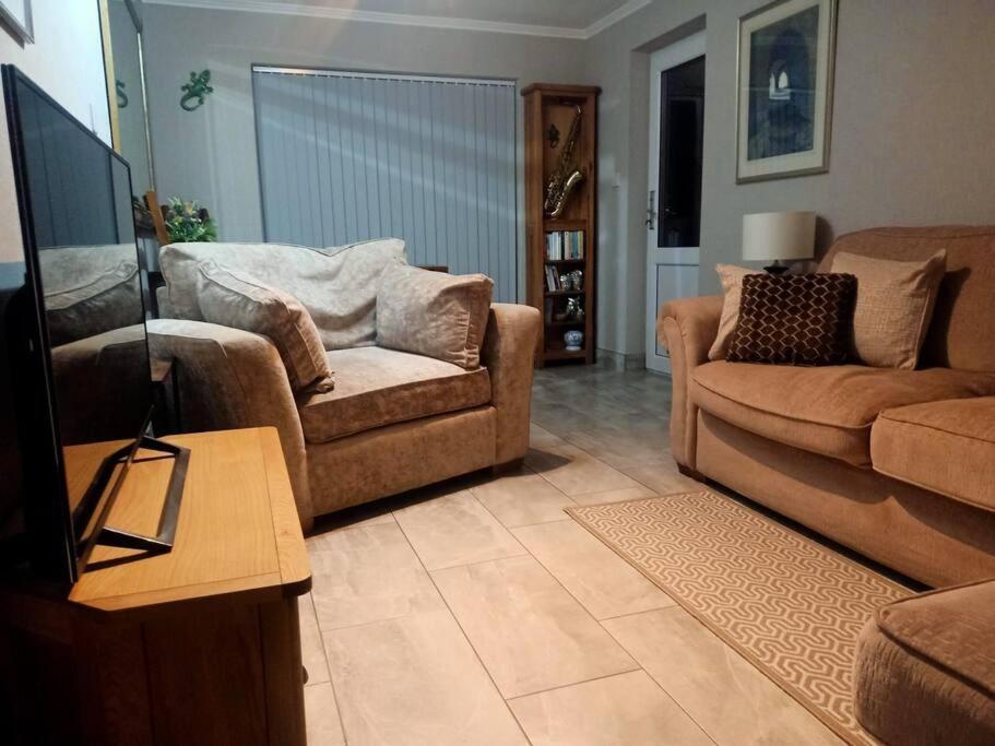 Lotus House Apartment Needingworth Ngoại thất bức ảnh